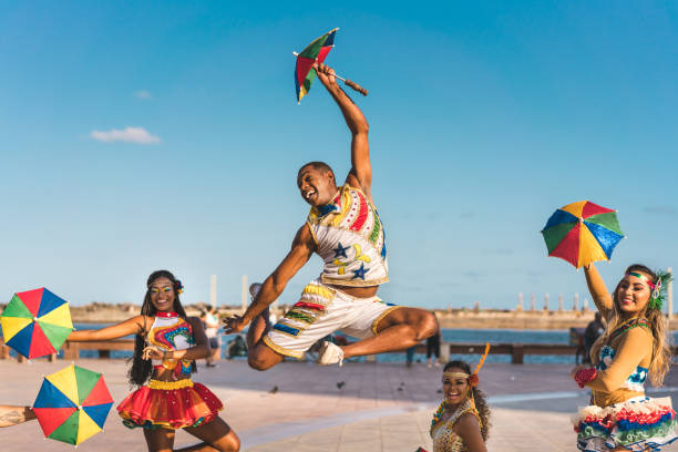 Leia mais sobre o artigo Frevo: A Dança Pernambucana que Encanta e Desafia