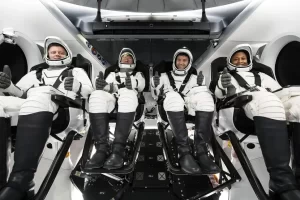 Leia mais sobre o artigo Astronautas da SpaceX Crew-8 retornam à Terra após atrasos causados por condições climáticas