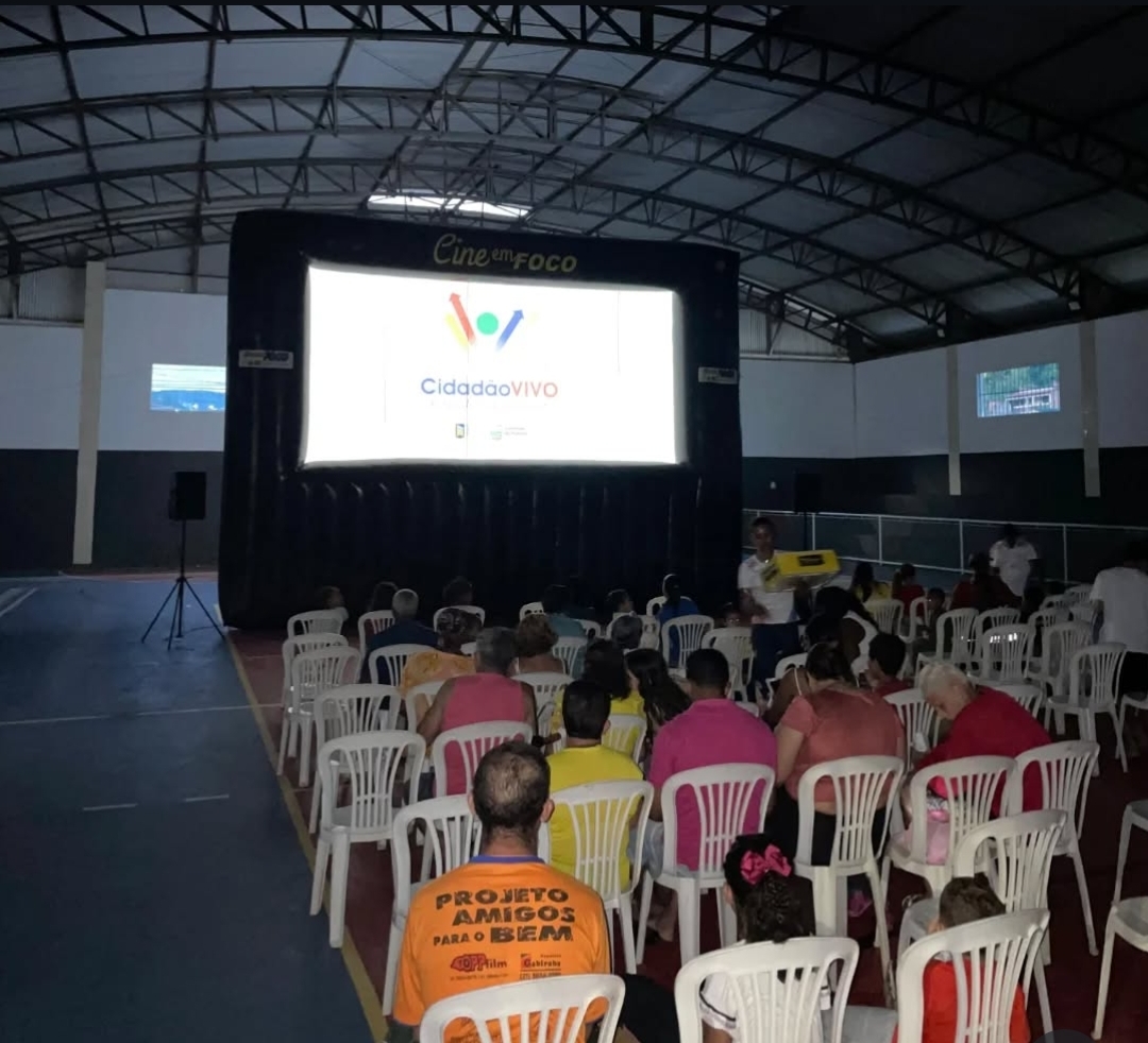 Leia mais sobre o artigo Cinema Gratuito no Poliesportivo do Gabiroba é Sucesso de Público e Comunidade