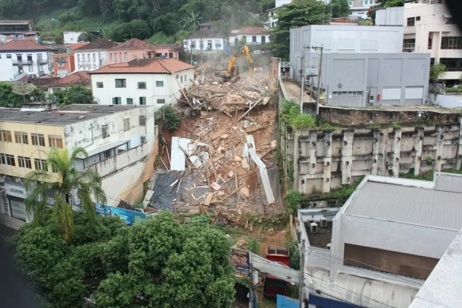 Demolição do Casarão Histórico Escancara a Urgência de Preservação em Itabira