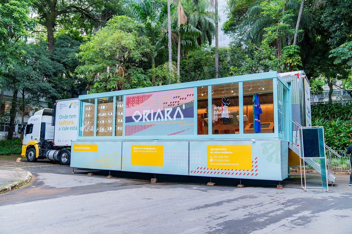 No momento você está vendo Arte sobre rodas: Barão de Cocais recebe exposição itinerante com a carreta-exposição “Oriará”