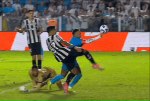 Leia mais sobre o artigo Neymar e o polêmico gol de mão: consequências para o Santos e o futuro do craque