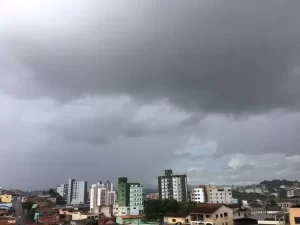 Leia mais sobre o artigo Bombeiros interditam residência após risco de desabamento no bairro Madre Maria de Jesus