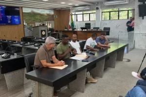 Leia mais sobre o artigo Redução da jornada das merendeiras começa a tramitar na Câmara de Itabira