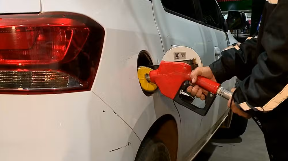 No momento, você está visualizando Governo prorroga medidas para conter alta dos combustíveis até julho