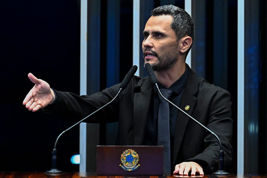 Cleitinho confirma candidatura ao governo de Minas e entra em rota de colisão com o Republicanos
