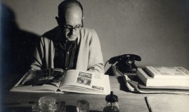 Drummond em movimento: poesia que atravessa gerações